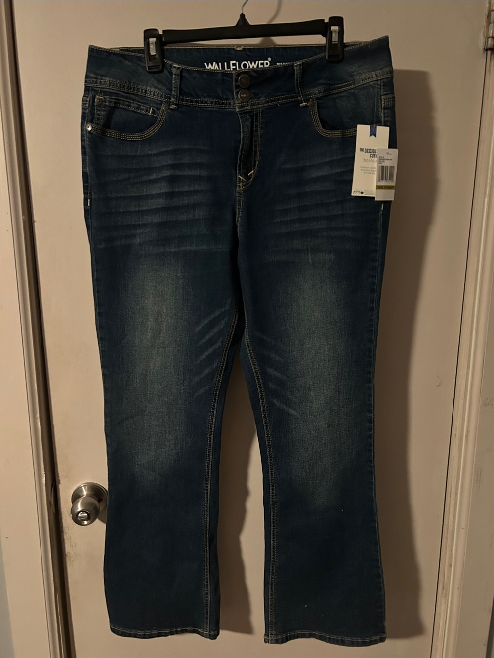 Wallflower Women's Medium-Dark Blue Stretch Bootcut Jeans